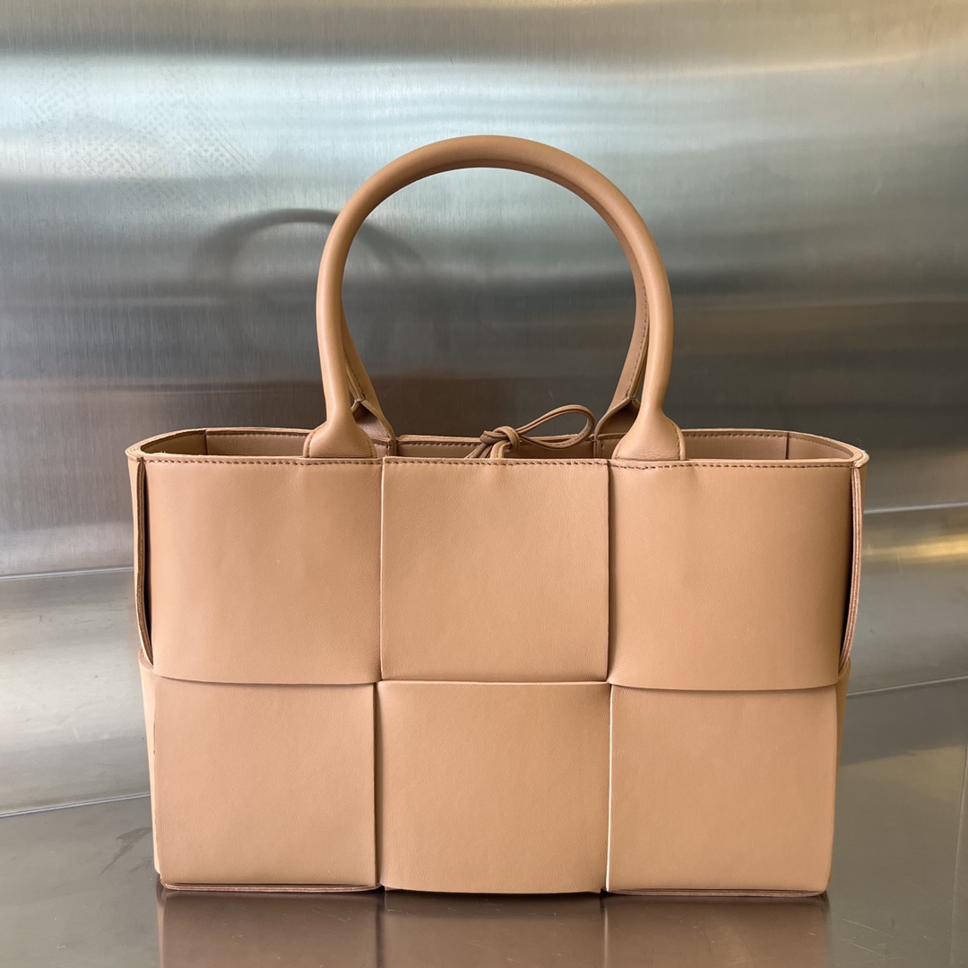 Small Arco Intreccio Leather Tote Bag Camel